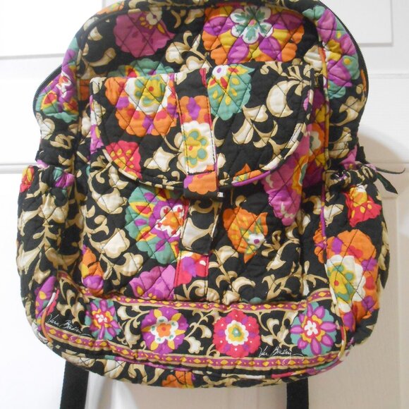 NICE VERA BRADLEY QUILTED FLORAL CLOTH BACKPACK ZIPPER BAG 2 SIDE POCKETS ๐ฉ - Picture 2 of 9